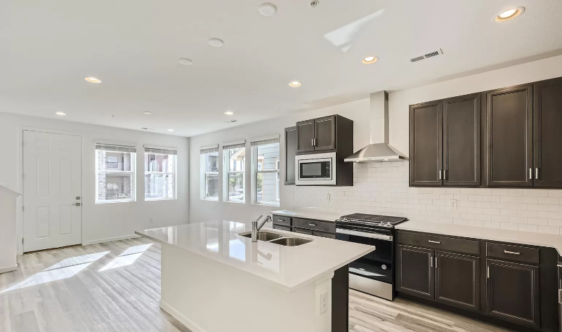 1932 Rosen Dr - Photo 4 of 8