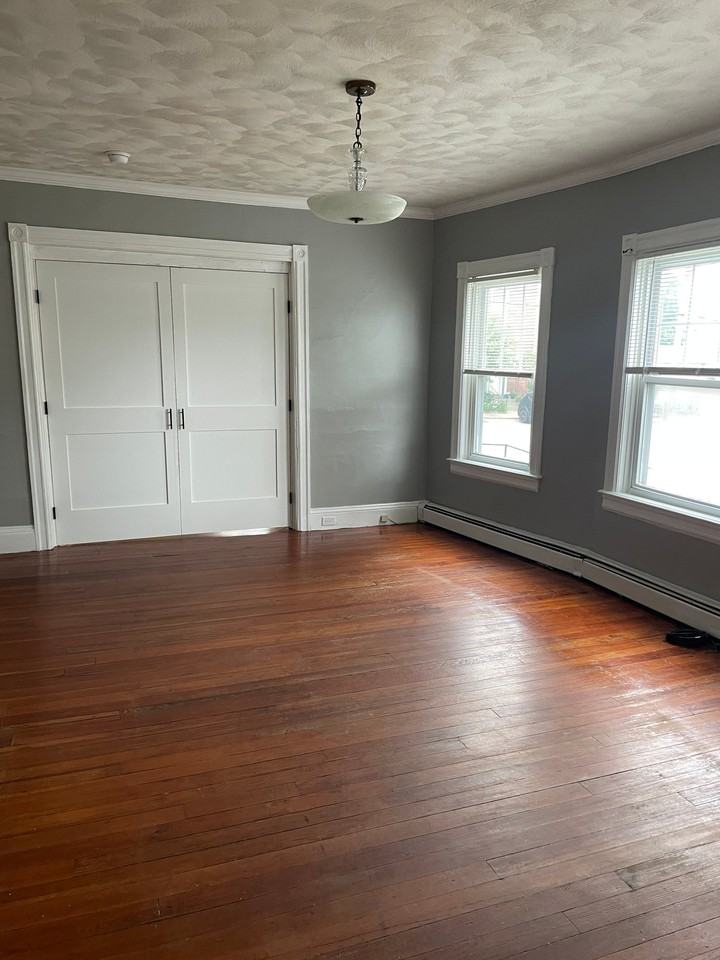 458 East Ave #1 - Photo 5 of 9