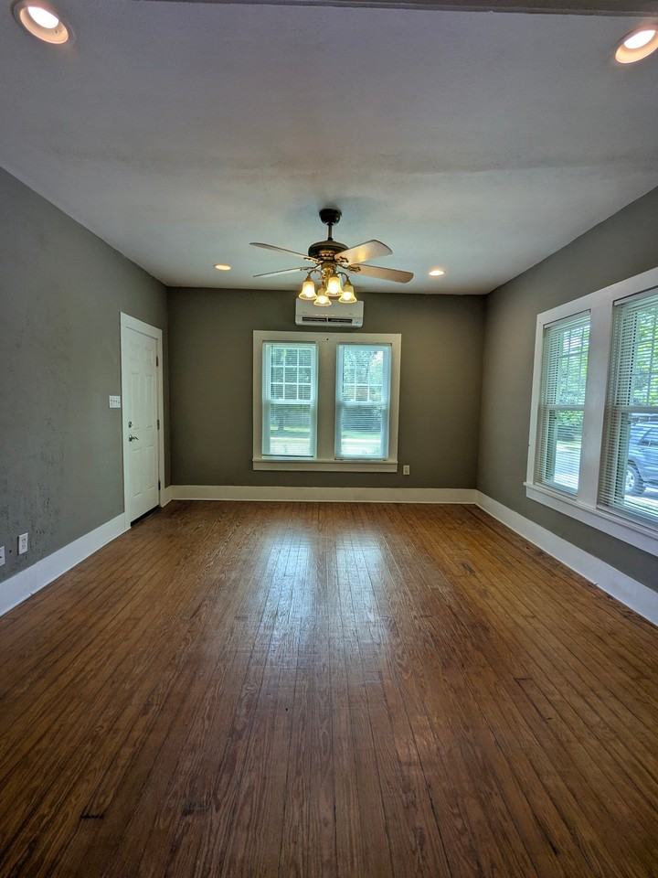 885 W Long St - Photo 2 of 9