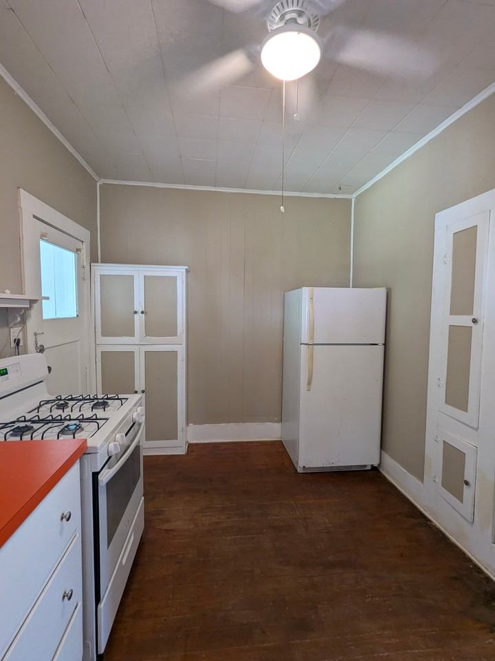 885 W Long St - Photo 7 of 9