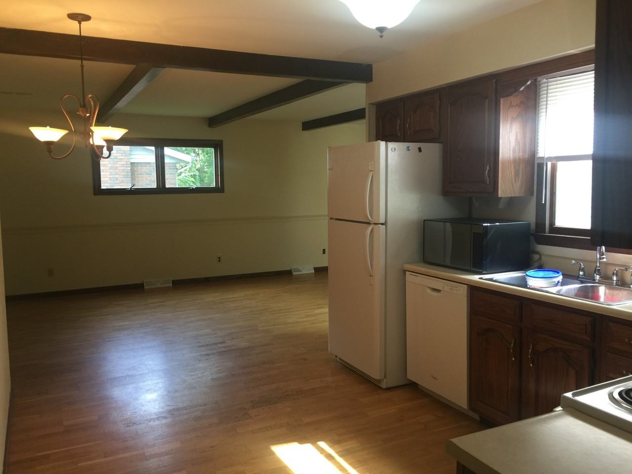 2210 Dixon Dr #NA - Photo 4 of 10