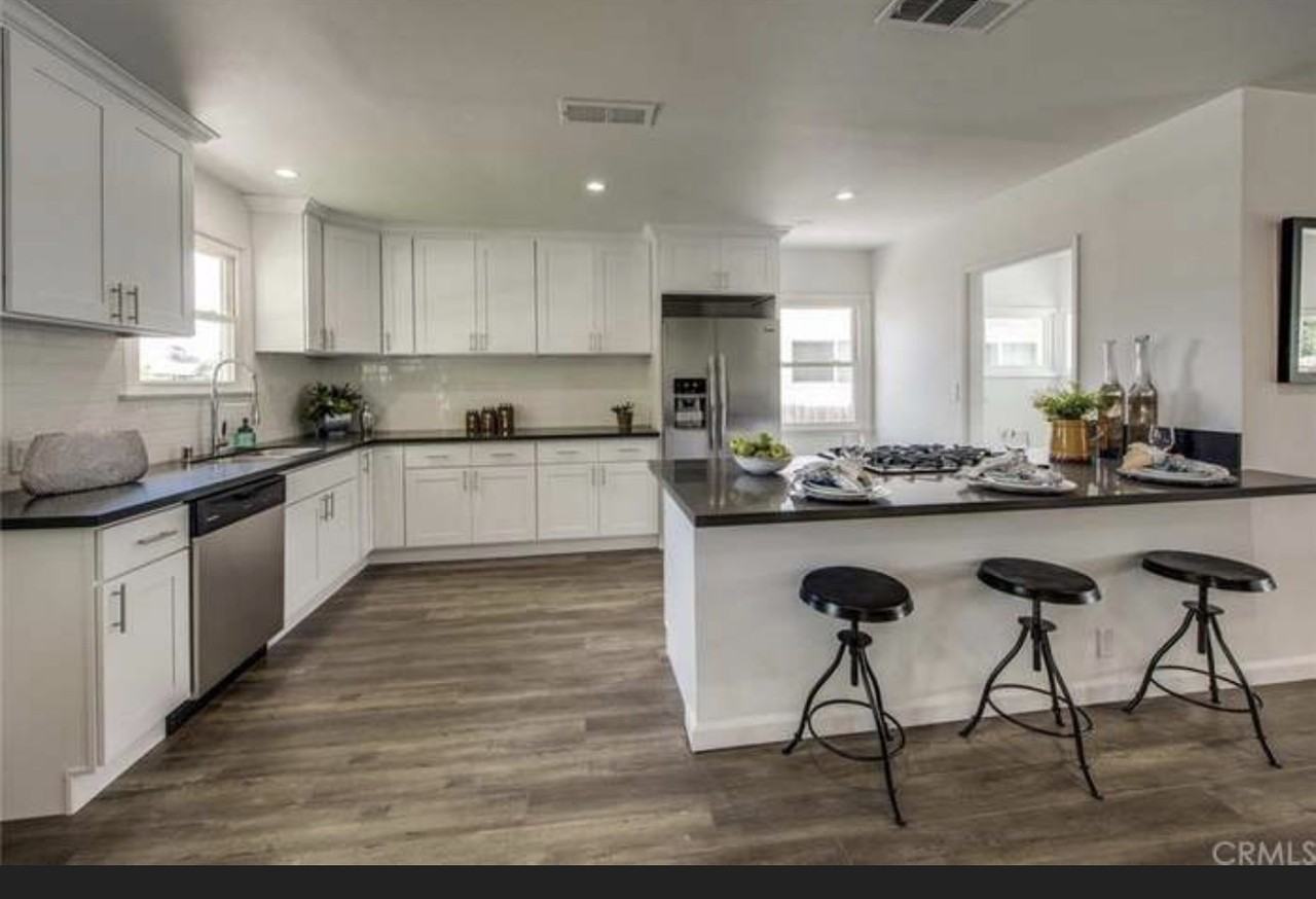 823 N Lenz Dr #NA - Photo 5 of 17