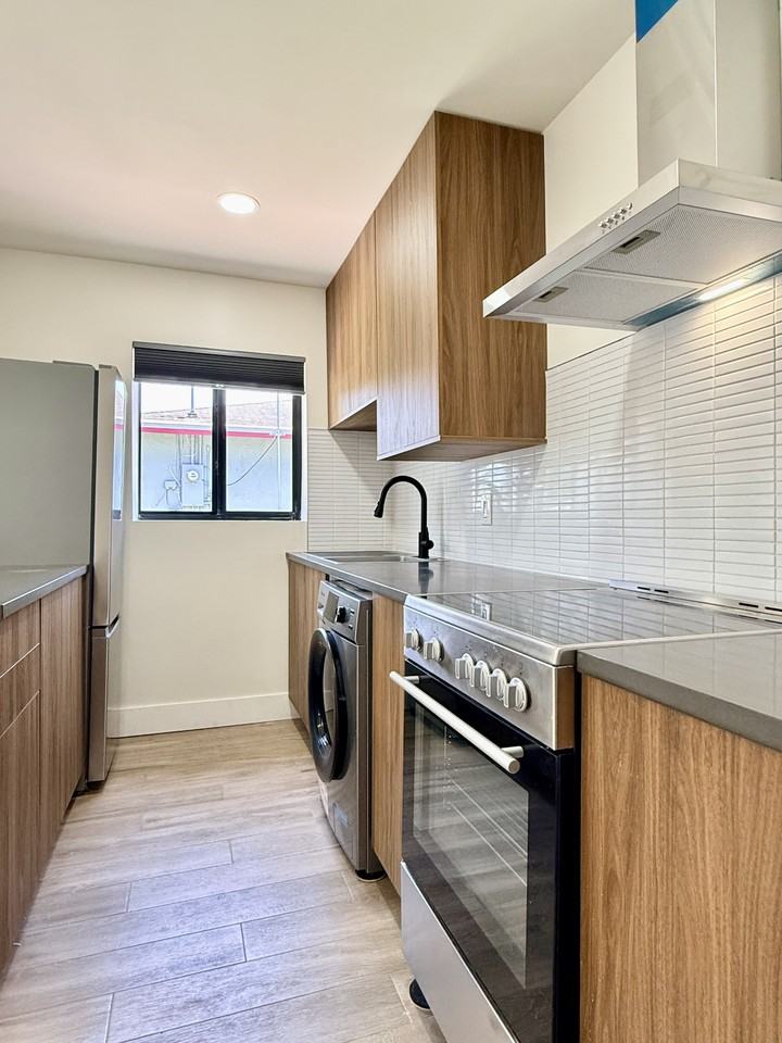 605 Nw 15th Ave #607 - Photo 3 of 13