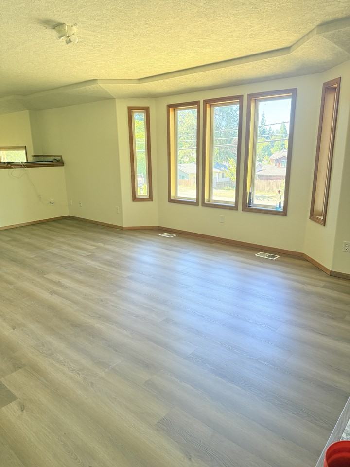 13918 Se Foster Rd #A - Photo 2 of 16