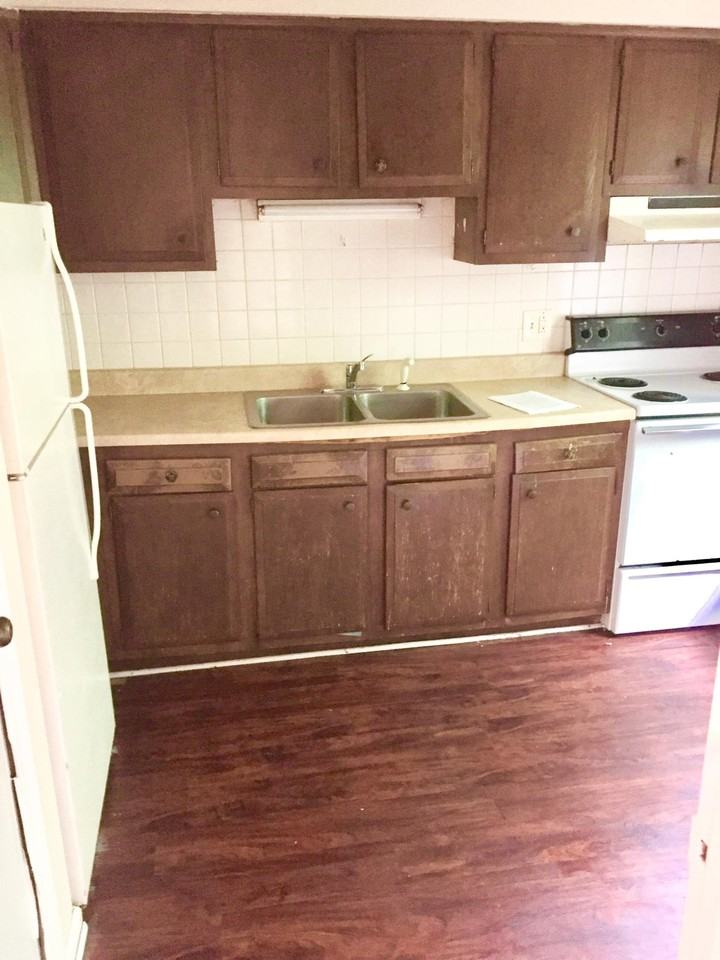 1808 Parkwood Ln #11 - Photo 2 of 9