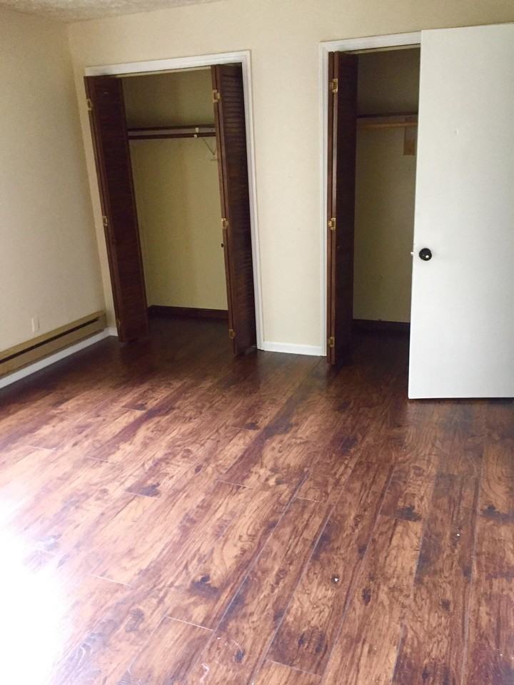 1808 Parkwood Ln #11 - Photo 3 of 9
