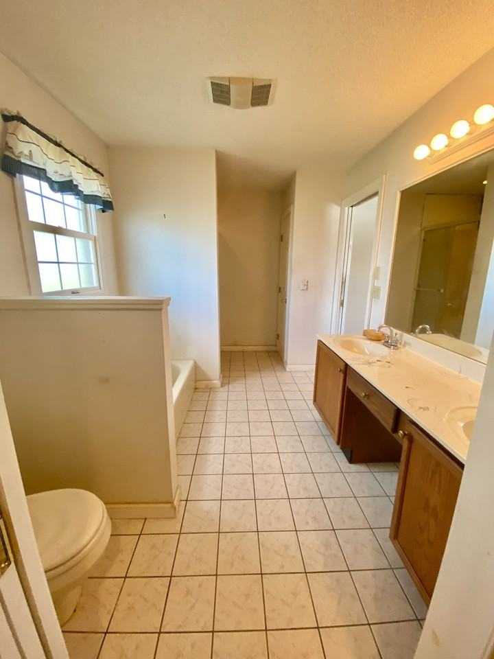 617 Lacasa Dr #NA - Photo 2 of 17