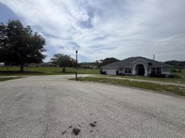 featured image of 1325 Oakwood Ct #NA