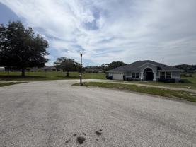 1325 Oakwood Ct #NA - Photo 1 of 1