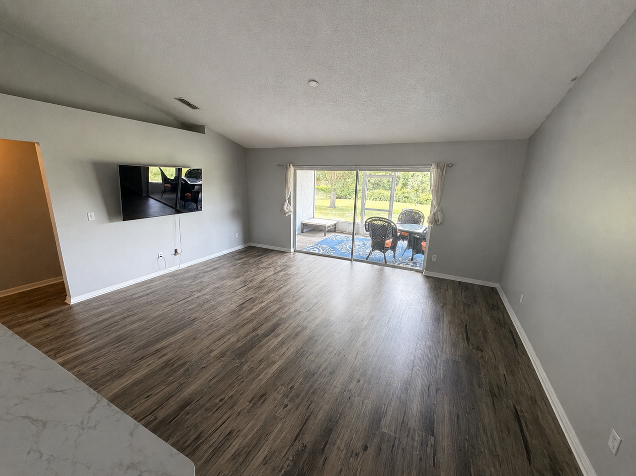 1325 Oakwood Ct #NA - Photo 6 of 23