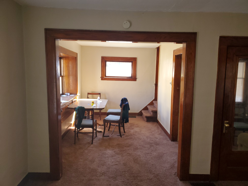 601 Lathrop St - Photo 4 of 17