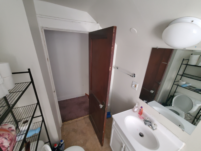 601 Lathrop St - Photo 5 of 17