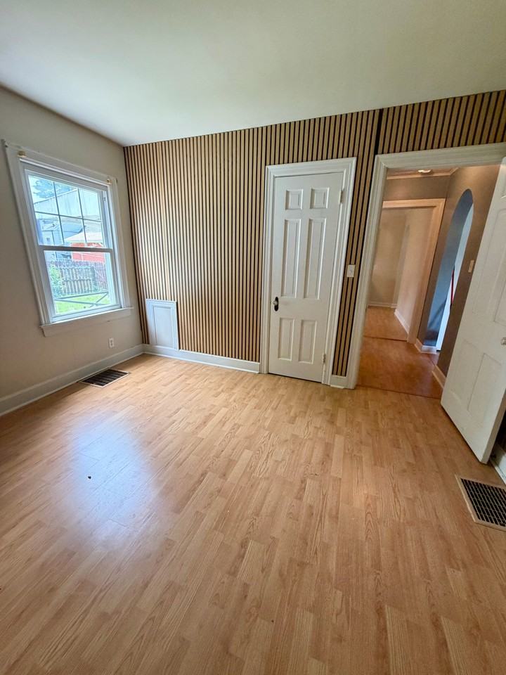 608 Maylawn Ave #NA - Photo 3 of 20