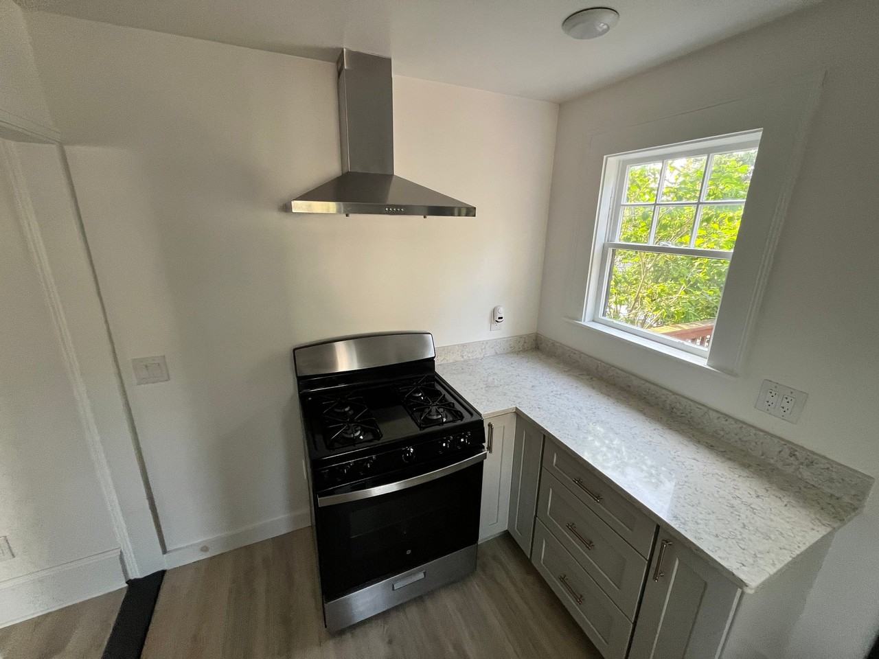 93 Seavey St #1 - Photo 4 of 21