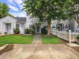 featured image of 2102 Victoria Ct