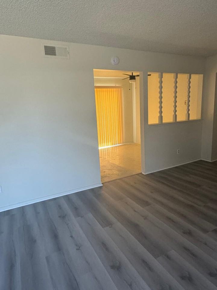 1137 W Cornell Ave #C - Photo 7 of 10