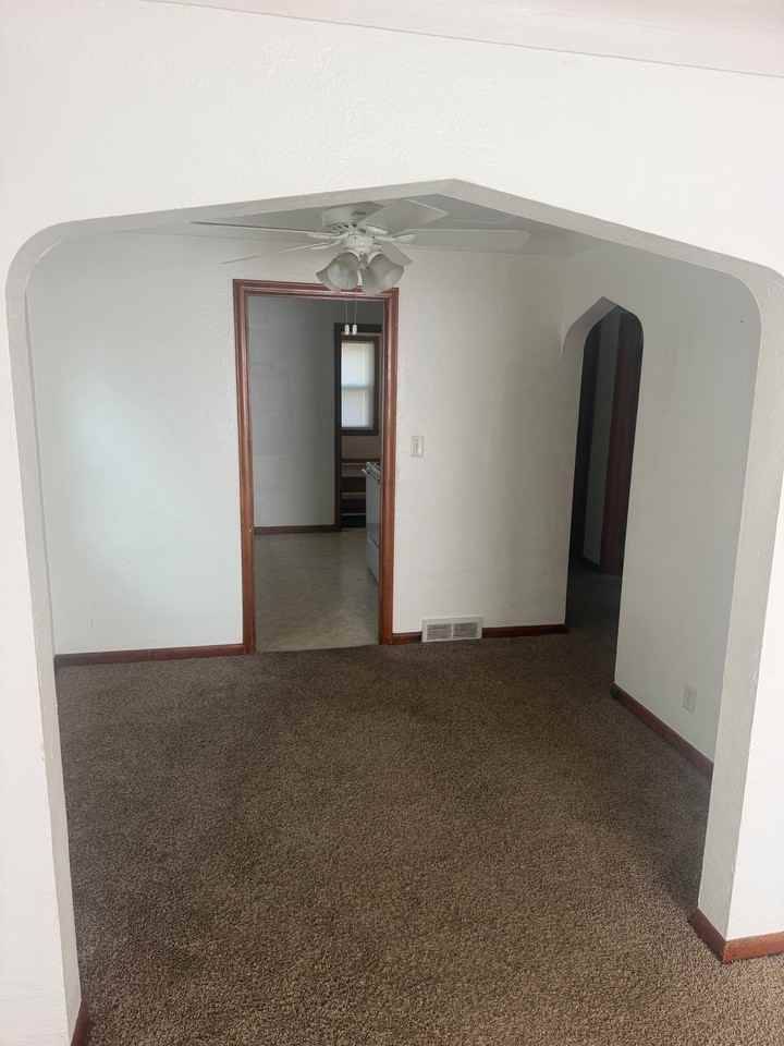 3721 Watson Ave - Photo 5 of 16