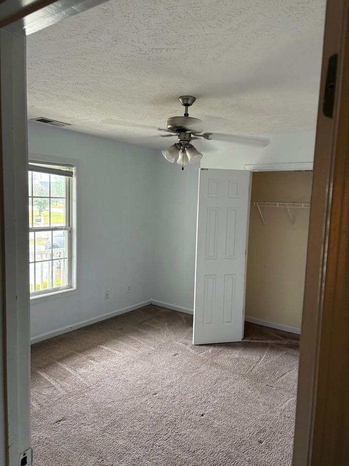 118 Eastfield Dr - Photo 6 of 12