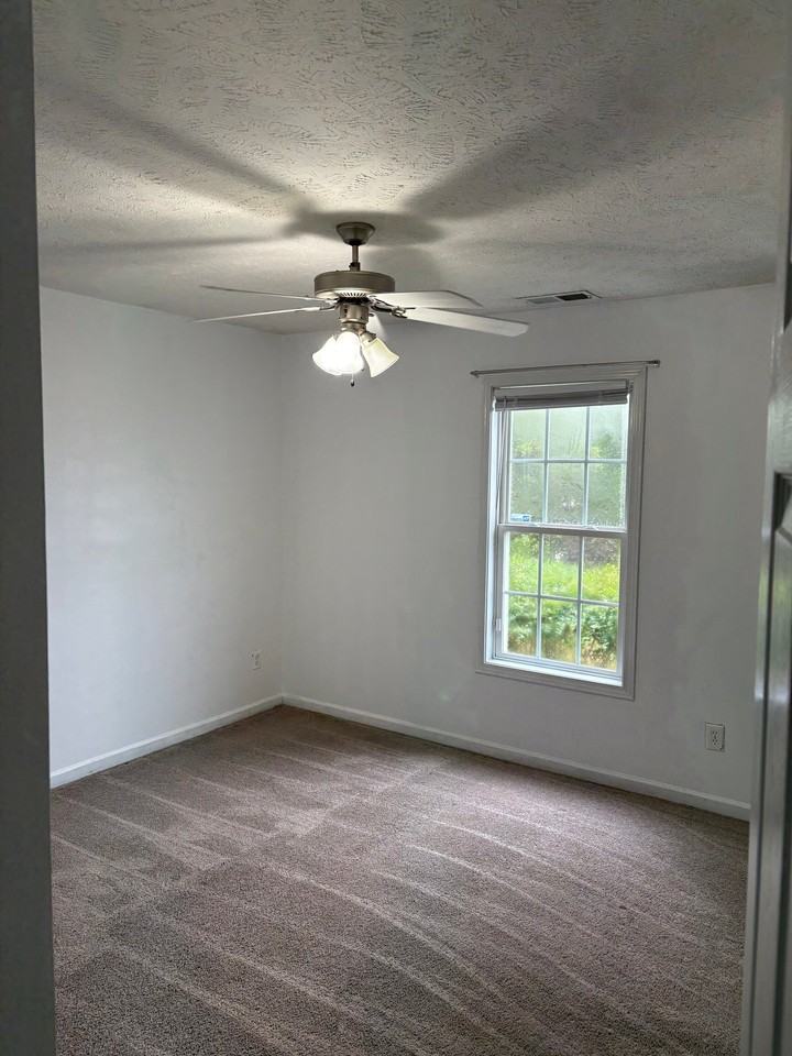 118 Eastfield Dr - Photo 7 of 12