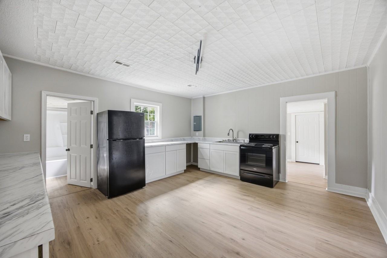 506 Daugherty St - Photo 3 of 20