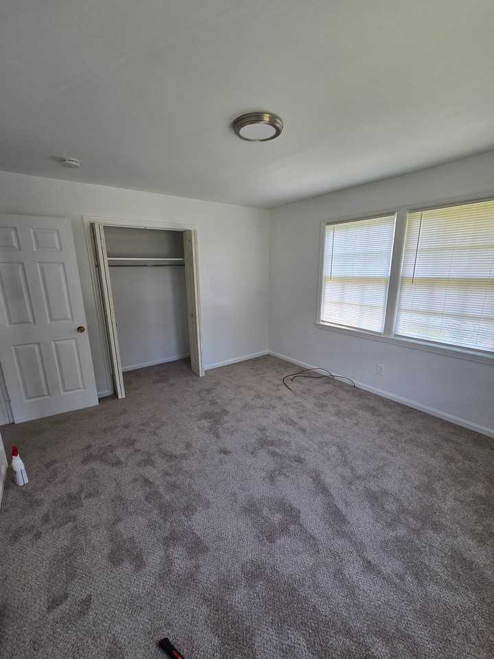 2114 Apple Valley Rd #B - Photo 3 of 4