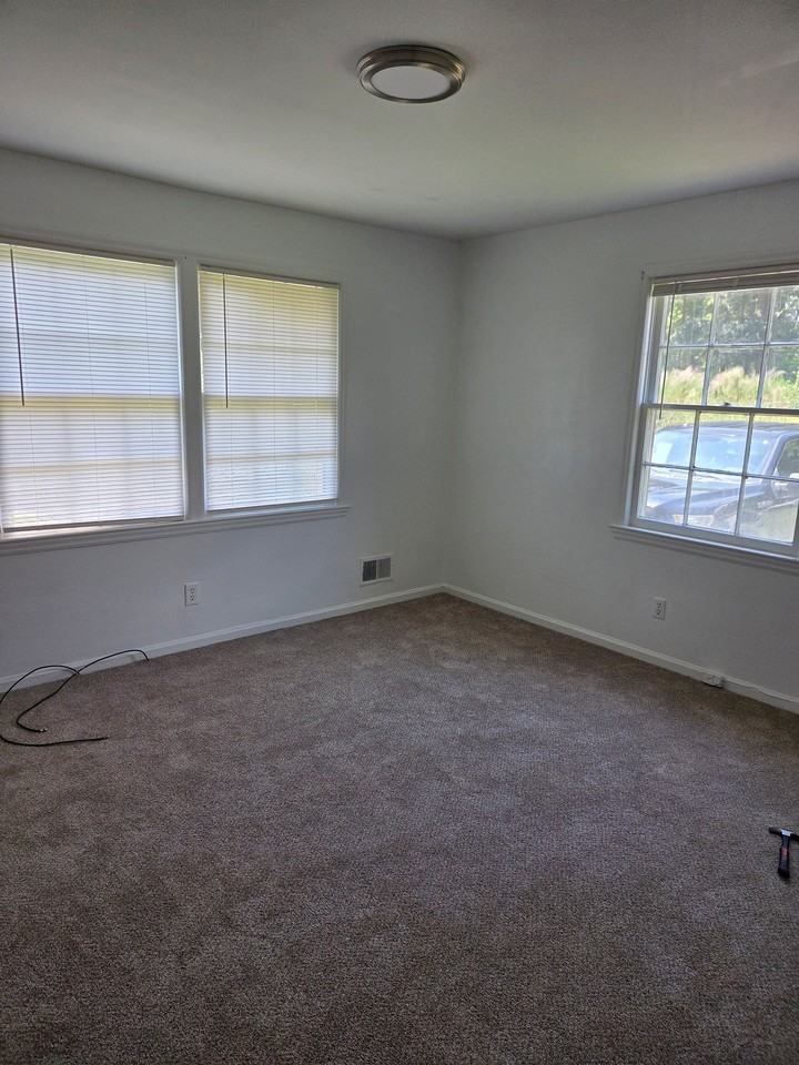 2114 Apple Valley Rd #B - Photo 4 of 4