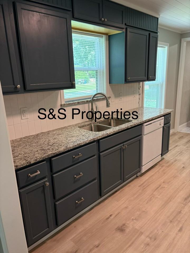 5308 W 12th St - Photo 5 of 18