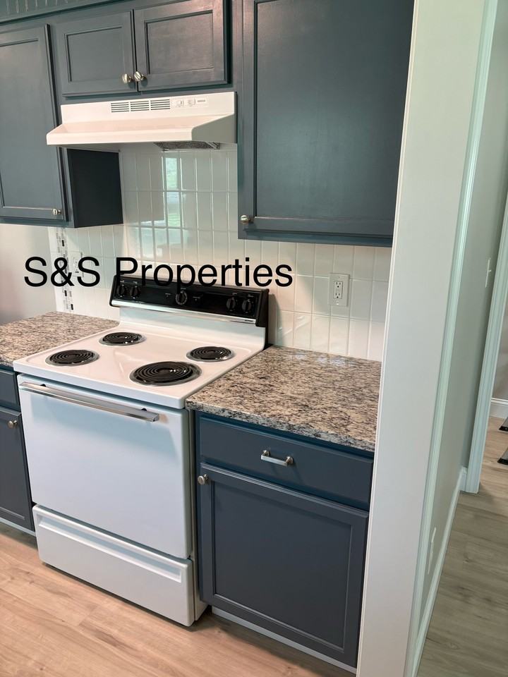 5308 W 12th St - Photo 6 of 18