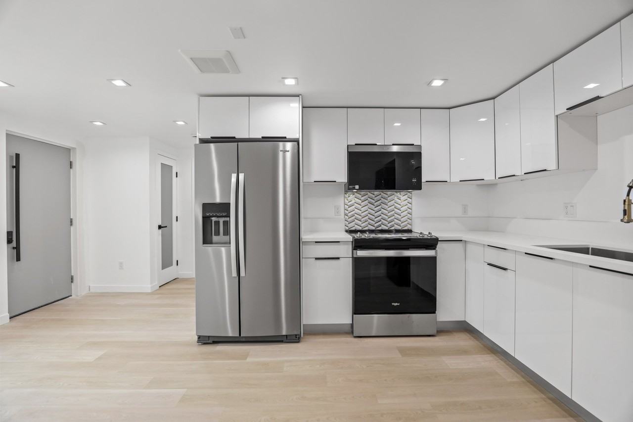 2561 W Ave #11 - Photo 3 of 35