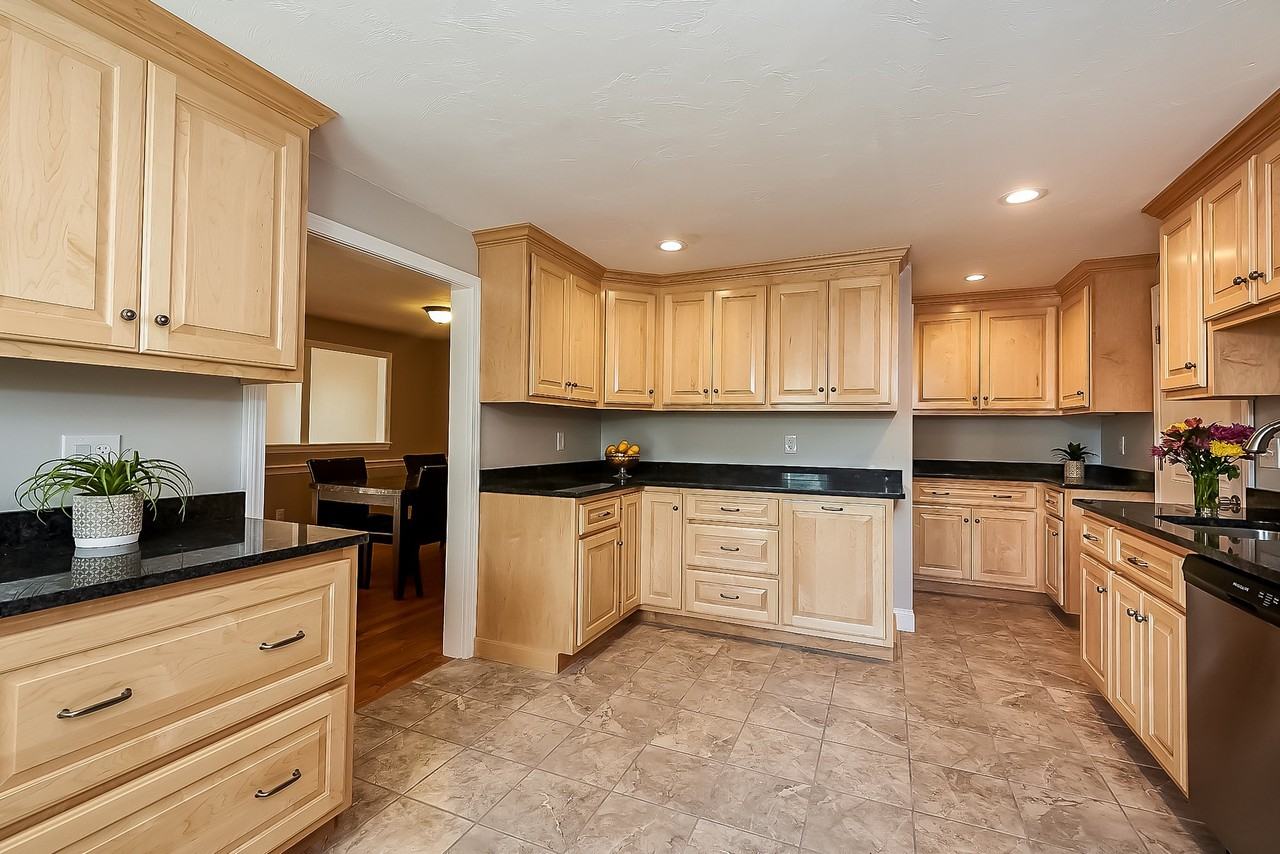 441 South St #B - Photo 4 of 17