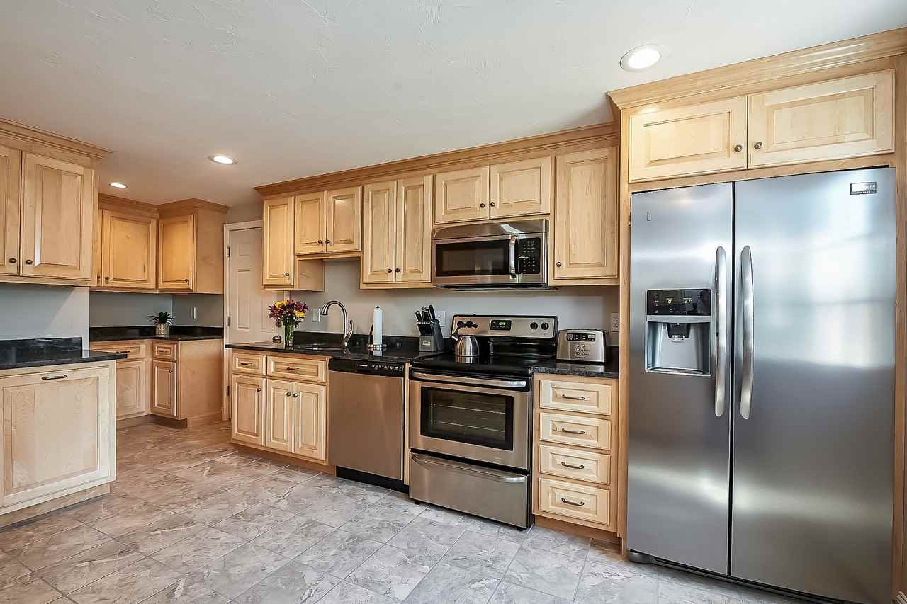 441 South St #B - Photo 5 of 17