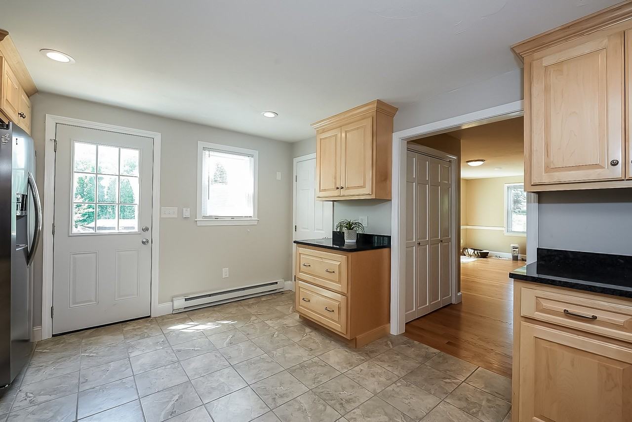 441 South St #B - Photo 6 of 17