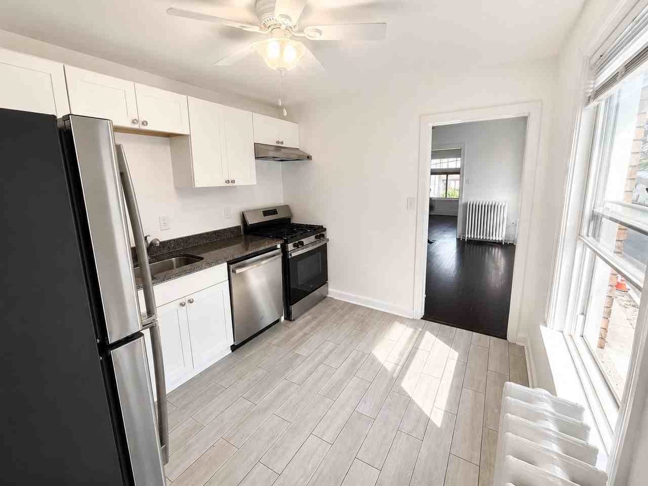 63 N Linwood Ave - Photo 2 of 9
