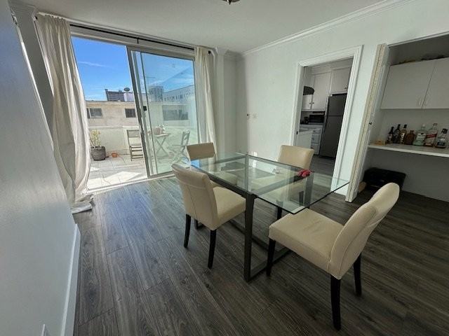 930 3rd St - Photo 3 of 15