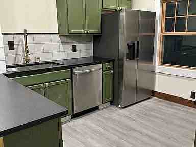 452 Whittier Ave - Photo 7 of 10