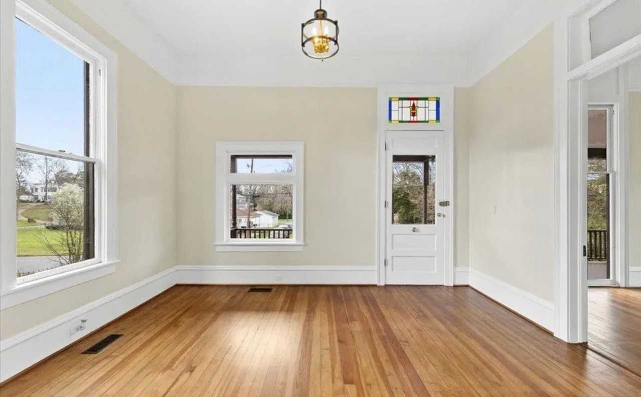 109 Margaret St - Photo 3 of 20