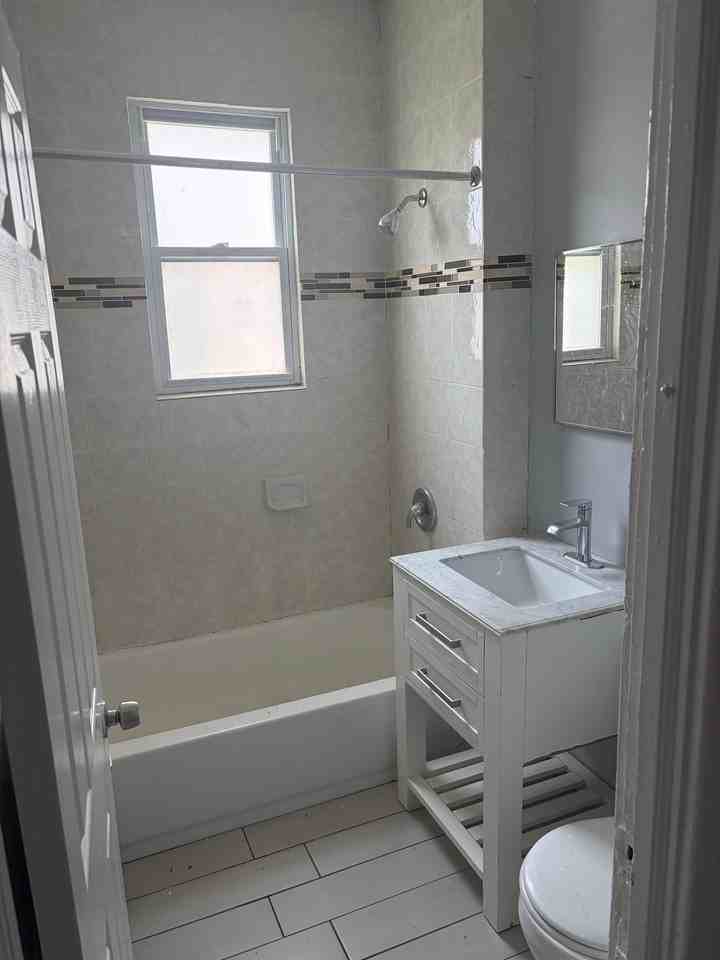 518 S 20th St #2 - Photo 2 of 3
