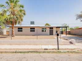 featured image of 1117 E Illinois St
