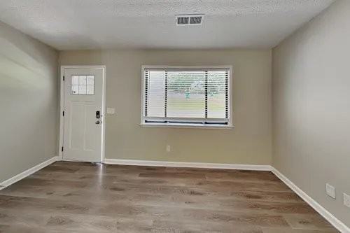 536 Zachary Ct - Photo 3 of 13