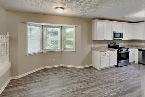 536 Zachary Ct - Photo 7 of 13