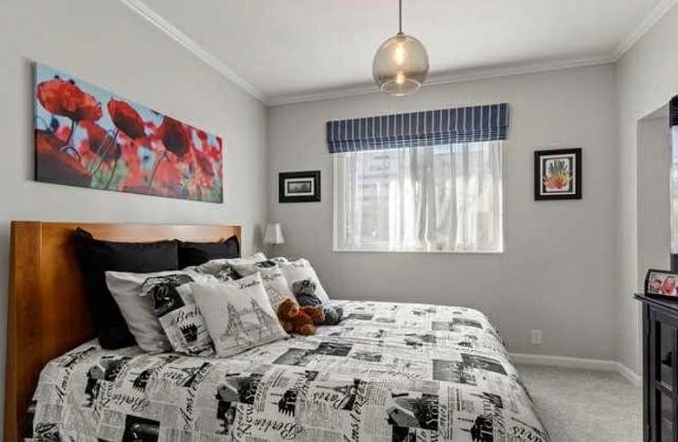 385 E St - Photo 3 of 15