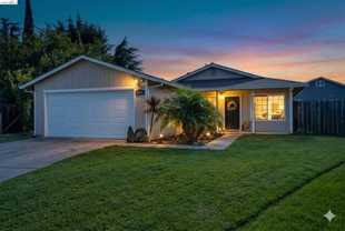 4855 Edgewood Ct - Photo 1 of 1