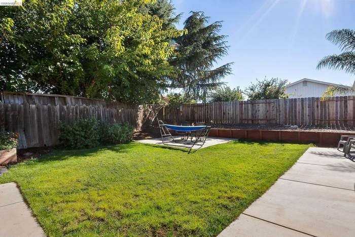 4855 Edgewood Ct - Photo 7 of 20