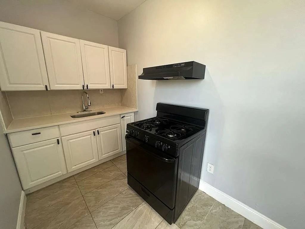190 Hamilton Ave #1 - Photo 2 of 8
