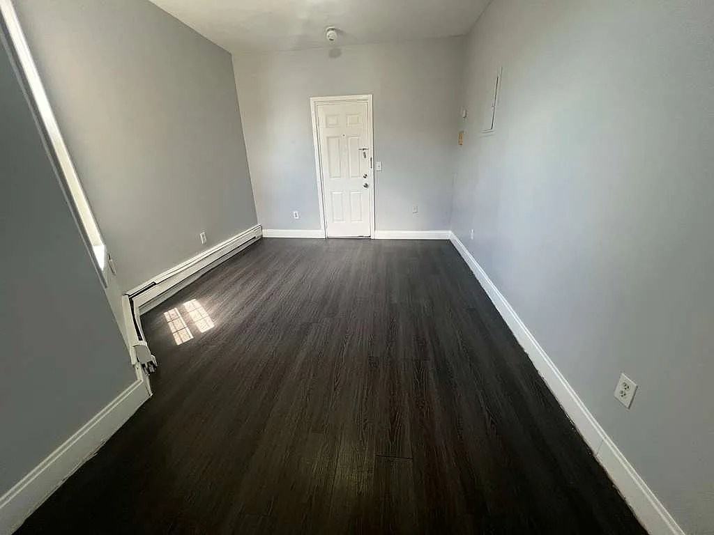 190 Hamilton Ave #8 - Photo 4 of 9