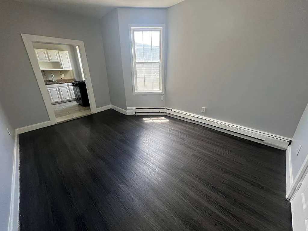 190 Hamilton Ave #8 - Photo 5 of 9