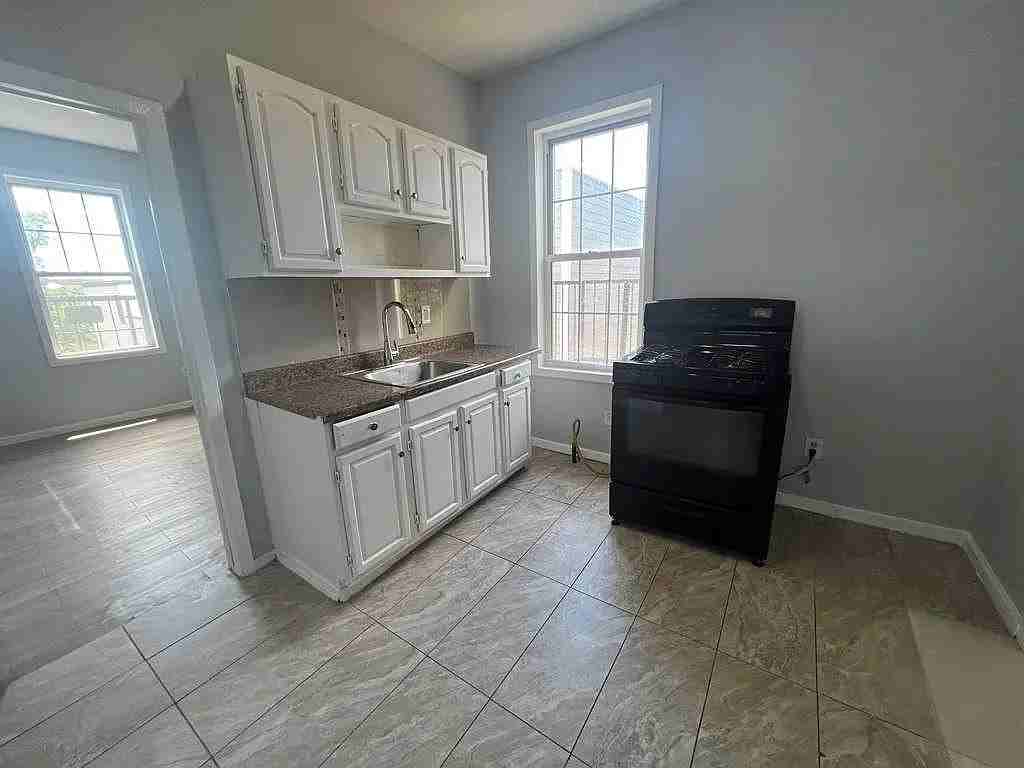 190 Hamilton Ave #8 - Photo 6 of 9