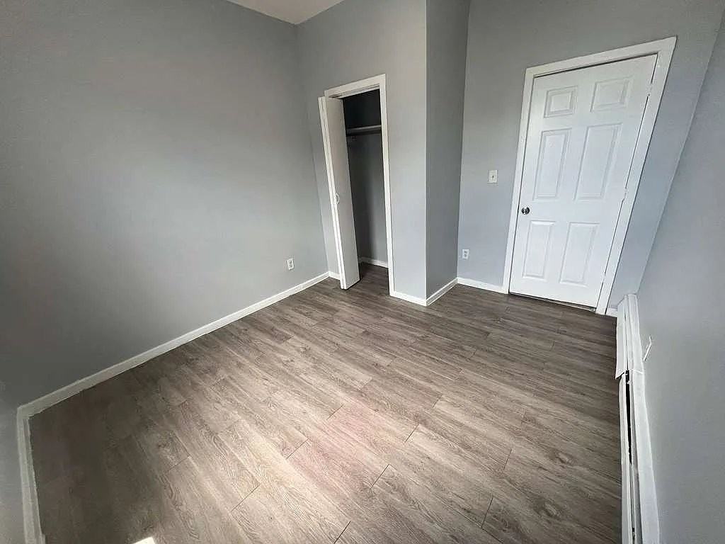 190 Hamilton Ave #8 - Photo 7 of 9
