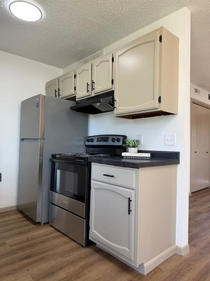 239 N Brunswick St #1 - Photo 4 of 10