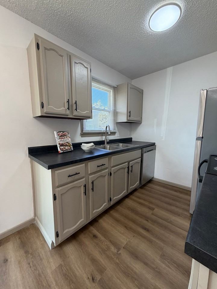 239 N Brunswick St #1 - Photo 5 of 10
